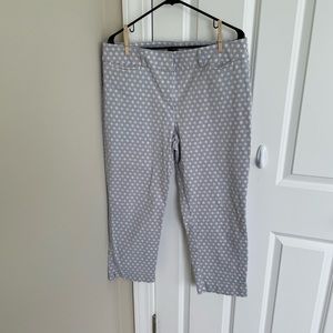 Light Grey & White Capri
